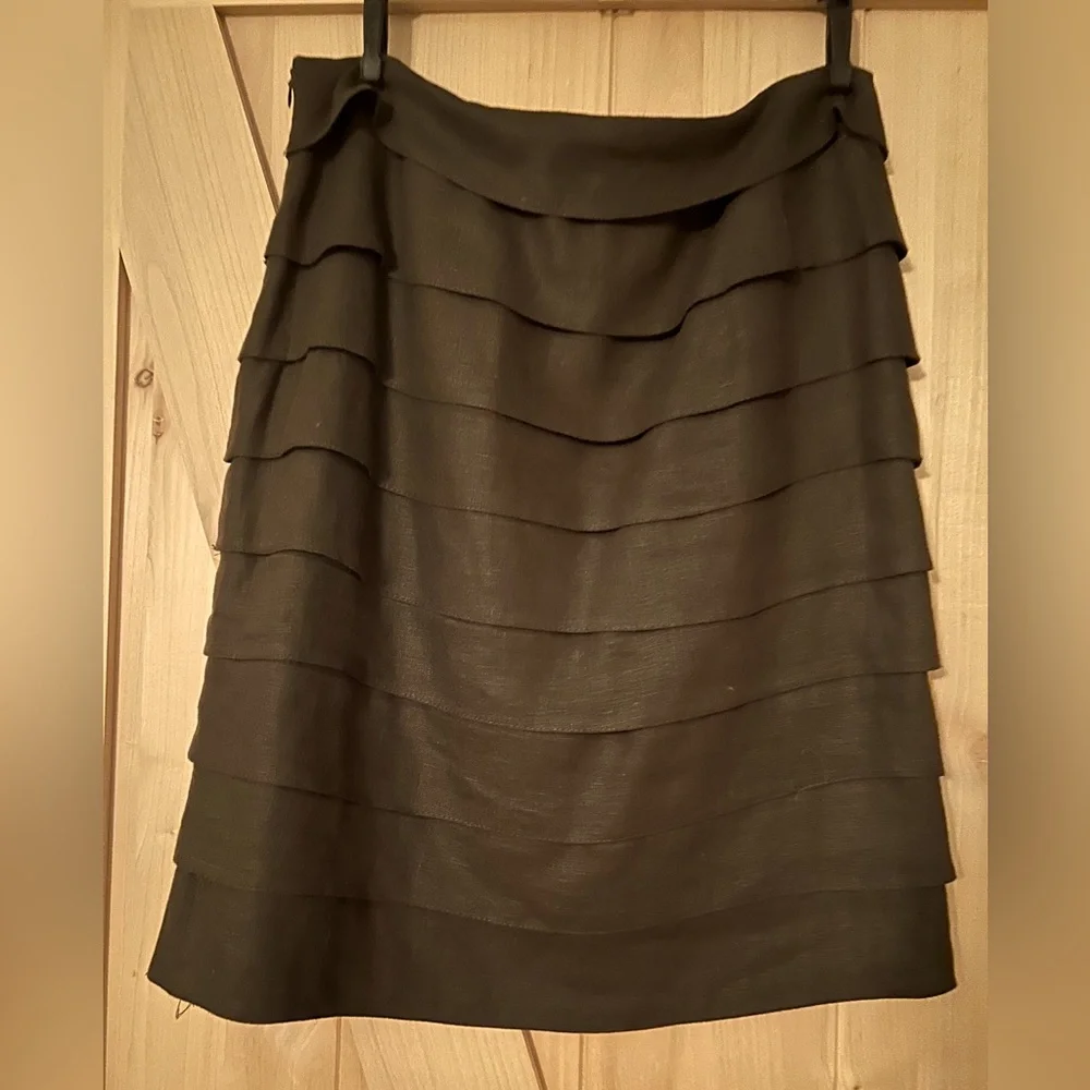 Larry Levine Brown Linen Skirt. Beautiful detail with vertical pleats.Lined Skrt - Picture 2 of 5